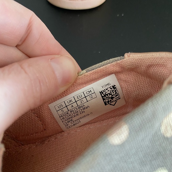 TOMS Toddler Shoes - Picture 4 of 4